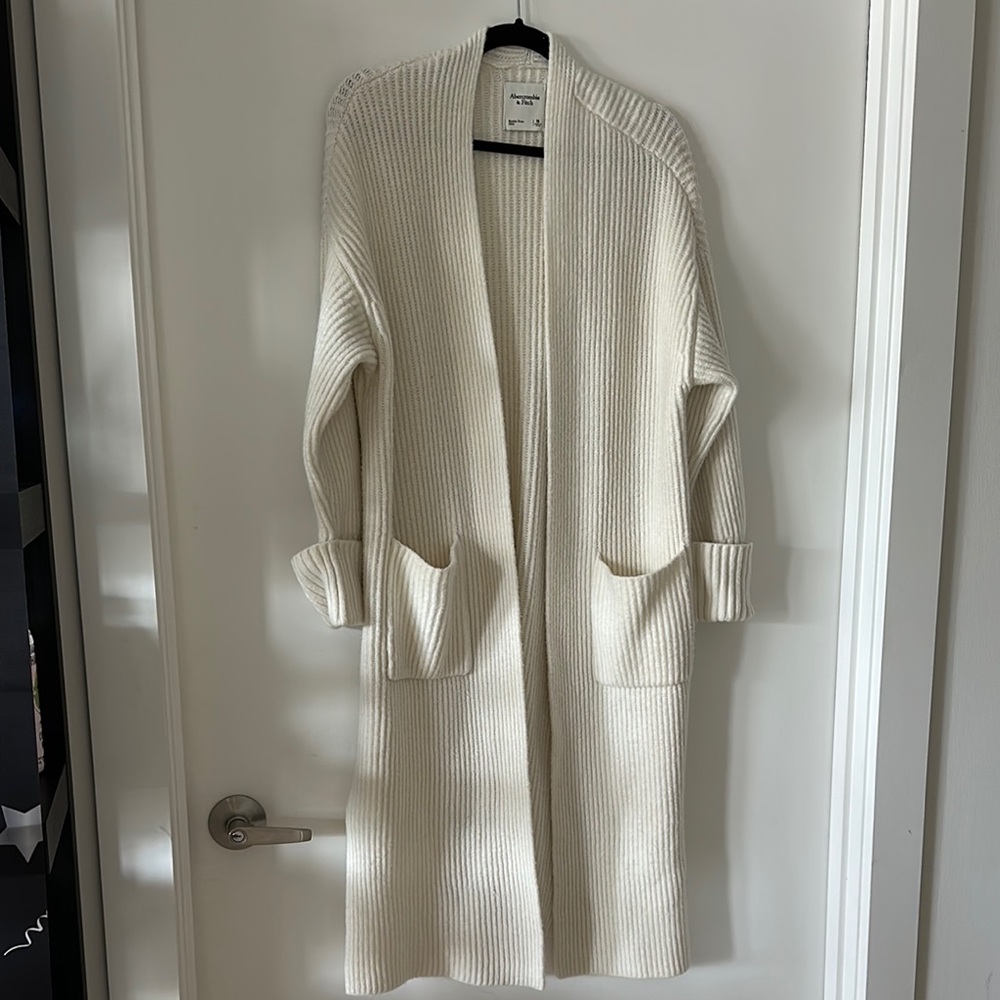 Abercrombie & Fitch Cream Cardigan